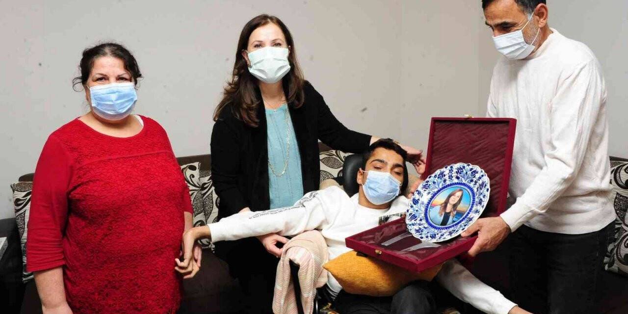 Başkan Çalkaya, yeni yıla Balçovalı, hemşehrilerini ziyaret ederek girdi