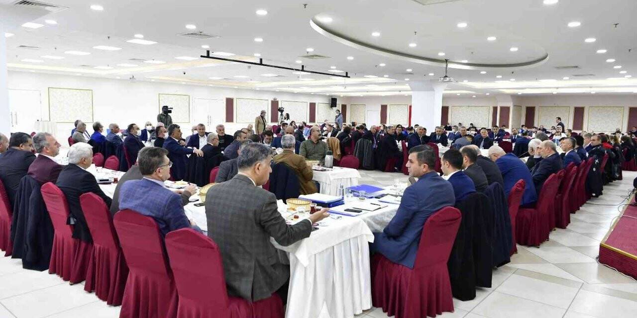 Yılın son gününde Belediye Başkanı Köse, muhtarlarla buluştu