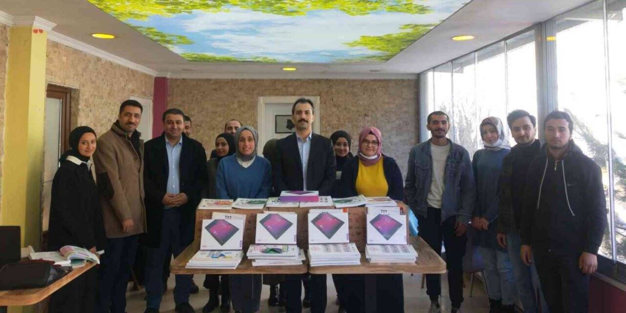 Kaymakam Kundakçı’dan öğrencilere destek