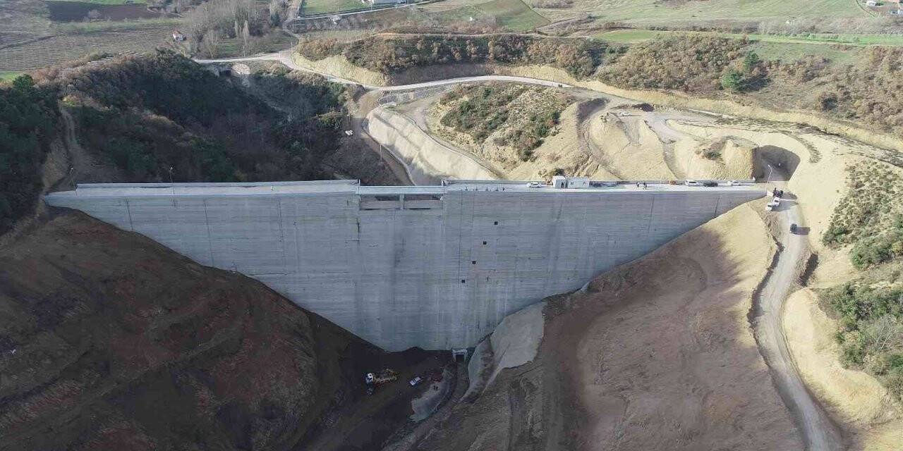 İhsaniye Barajı su tutmaya başladı
