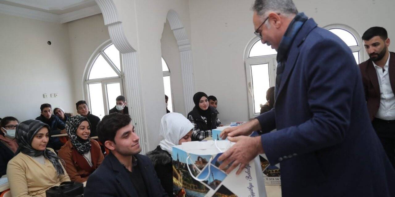 Eyyübiye’de öğrencilere eğitim seti