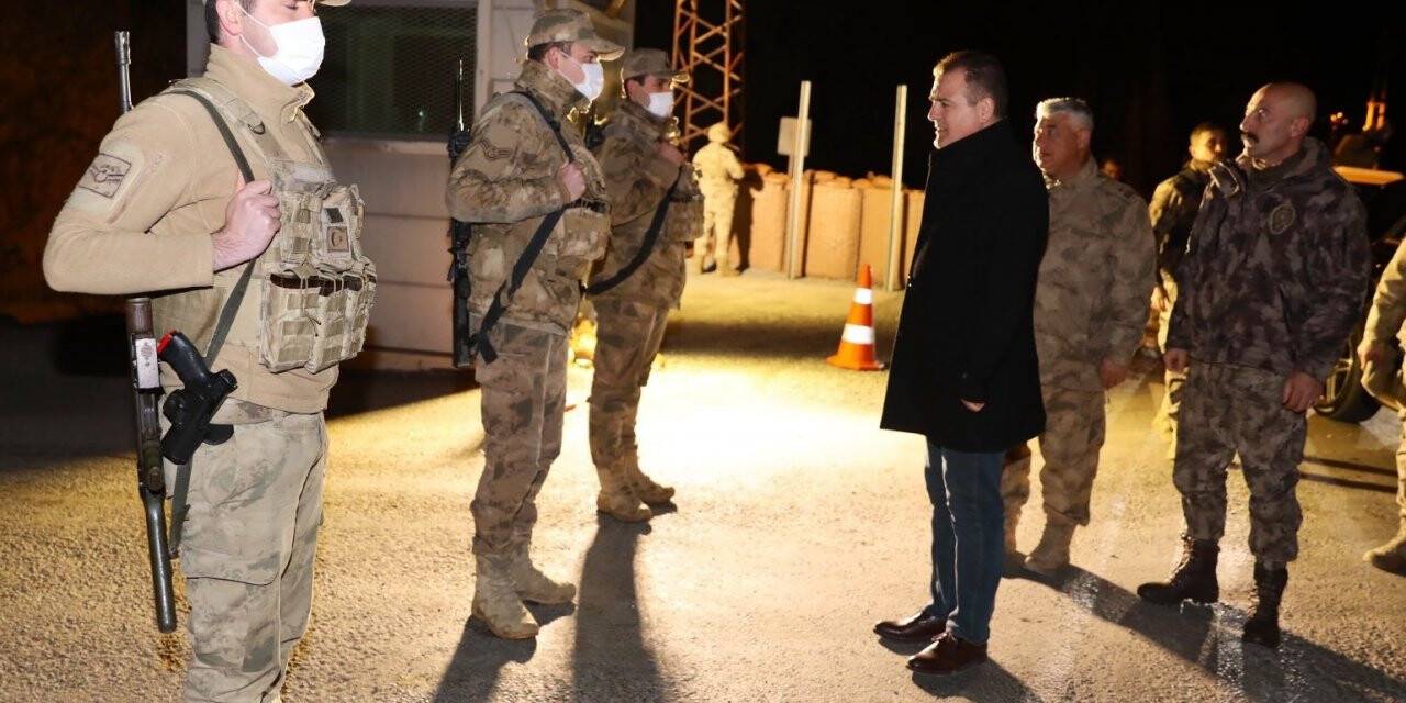 Vali Akbıyık, güvenlik güçleriyle yeni yıla girdi