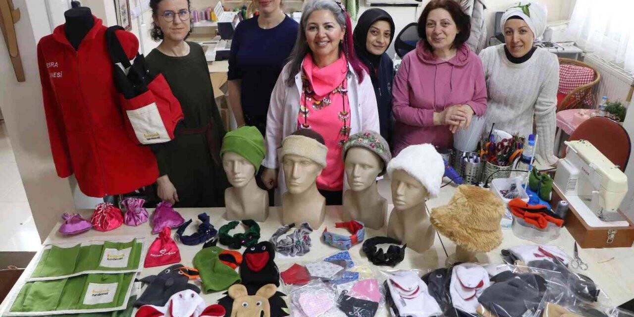 Kadın usta öğreticilerden üretime katkı