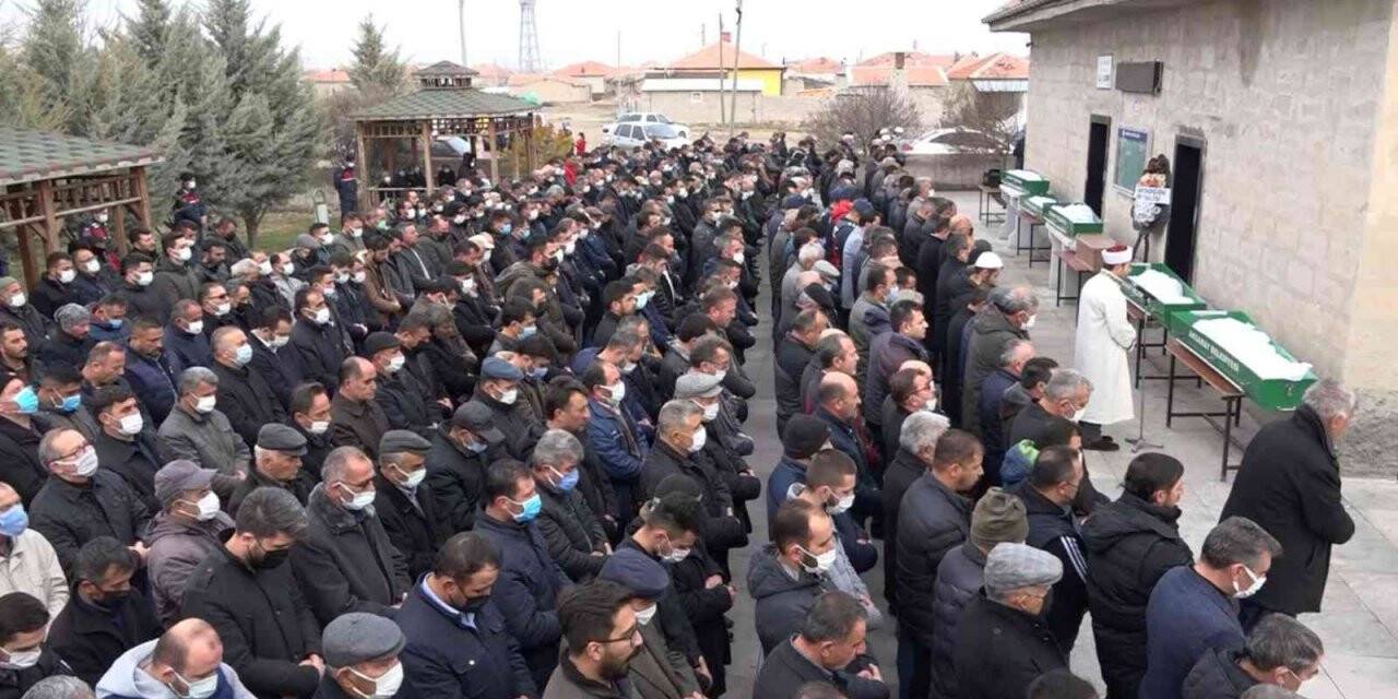 Kazada ölen aynı aileden 2’si çocuk 6 kişiye acı veda