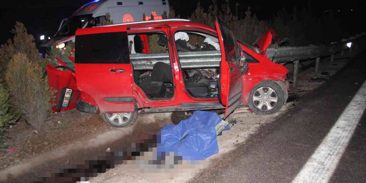 Gaziantep’te ticari araç bariyerlere ok gibi saplandı: 1 ölü, 1 yaralı