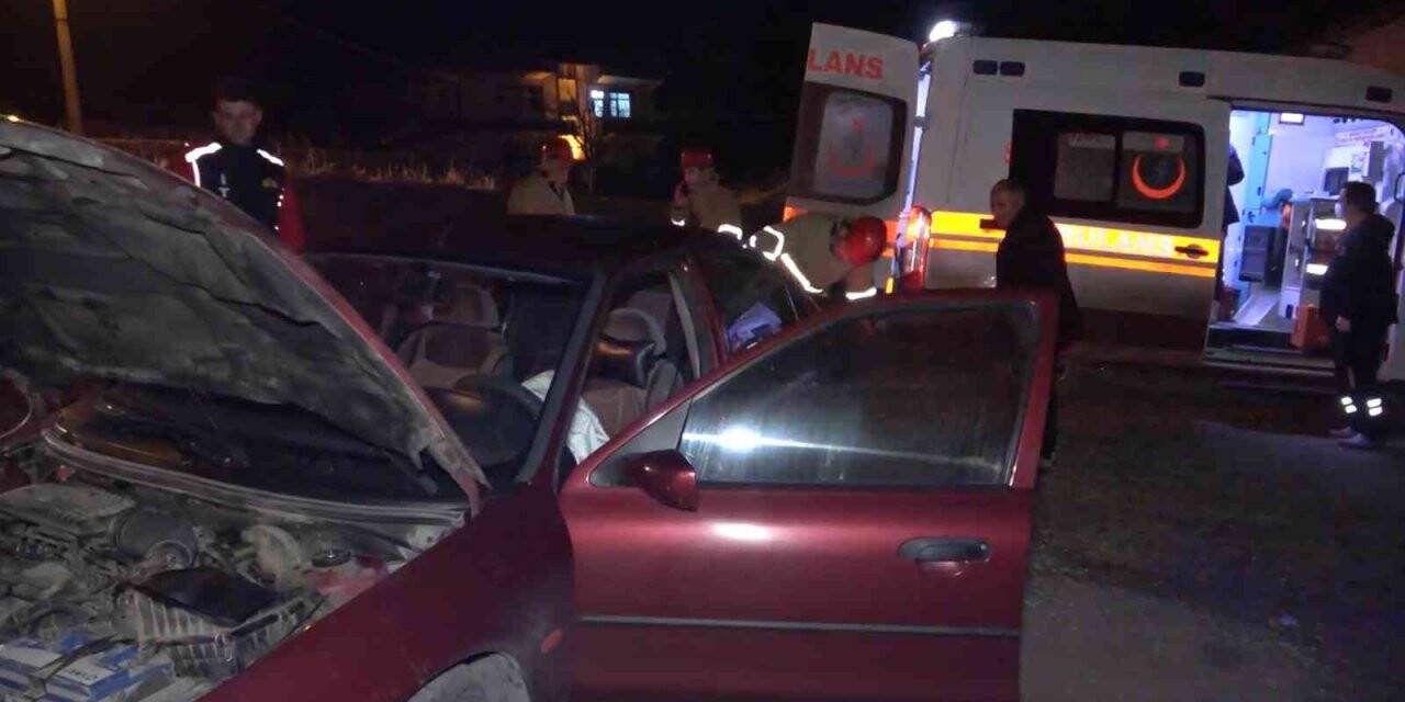 Telefon direğine çarpan otomobil evin bahçesine uçtu: 1 yaralı