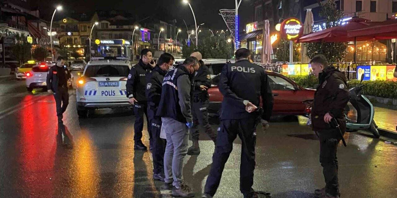 Gecenin sessizliğini silah sesleri bozdu...Husumetli iki grubun kavgasında silahlar konuştu