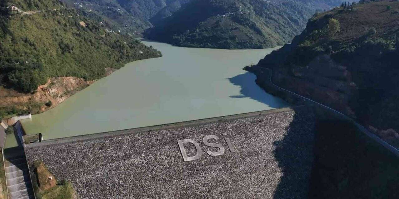 Aralarında 67 km mesafe olan iki barajın su seviyeleri şaşırtıyor