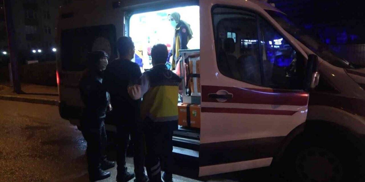 Karısıyla tartıştı, baba evine gidip kendini bıçakladı
