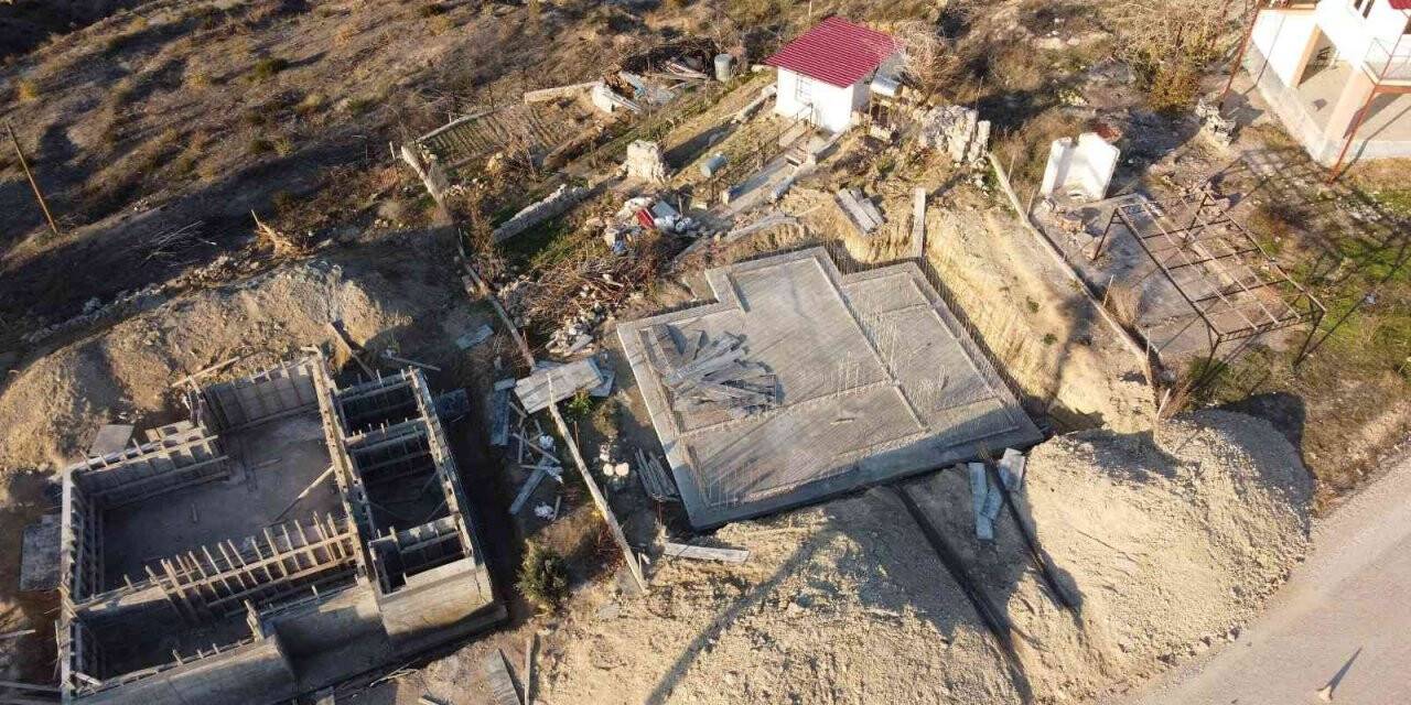 Adana’da yanan 21 ev yeniden inşa ediliyor, ormanlık alan yeşeriyor