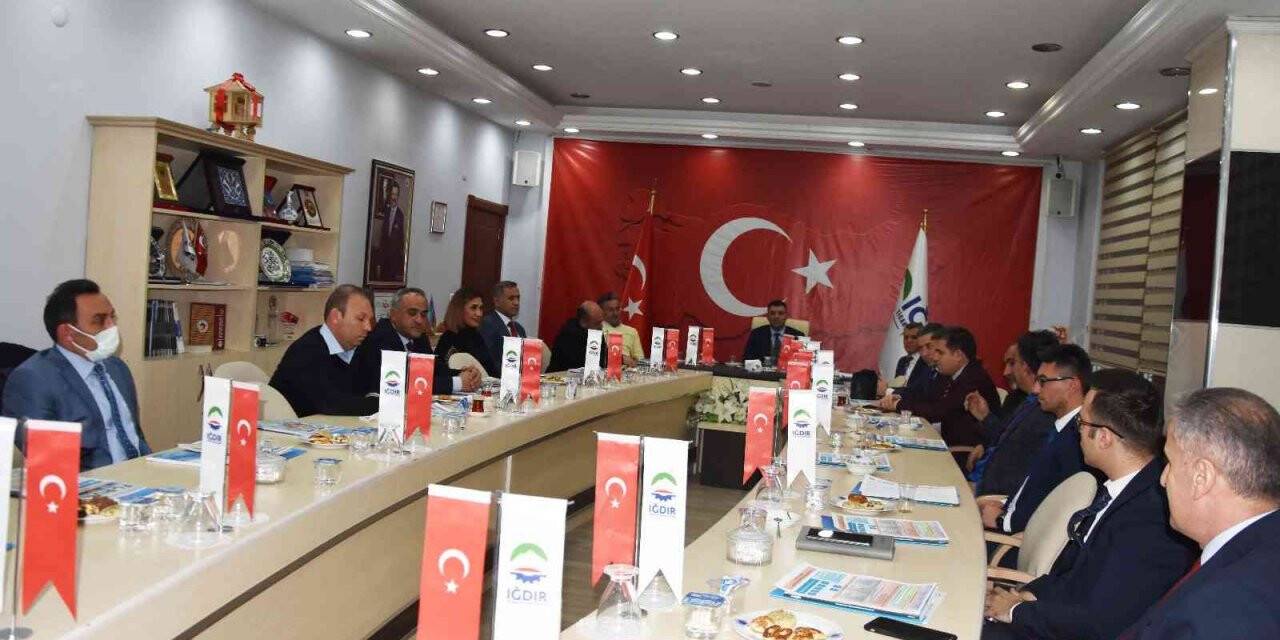 Iğdır’da açılan 10  Mesleki Eğitim Merkezinin tanıtım toplantısı yapıldı