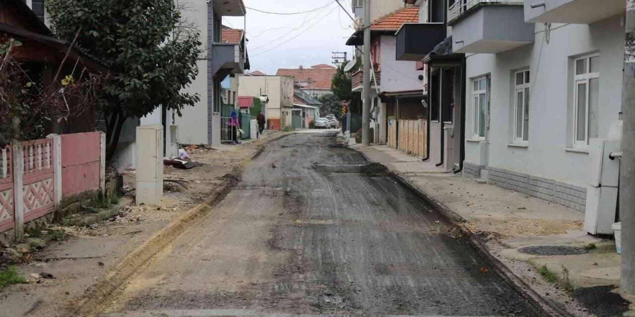 Serdivan’da haftasonu asfalt mesaisi