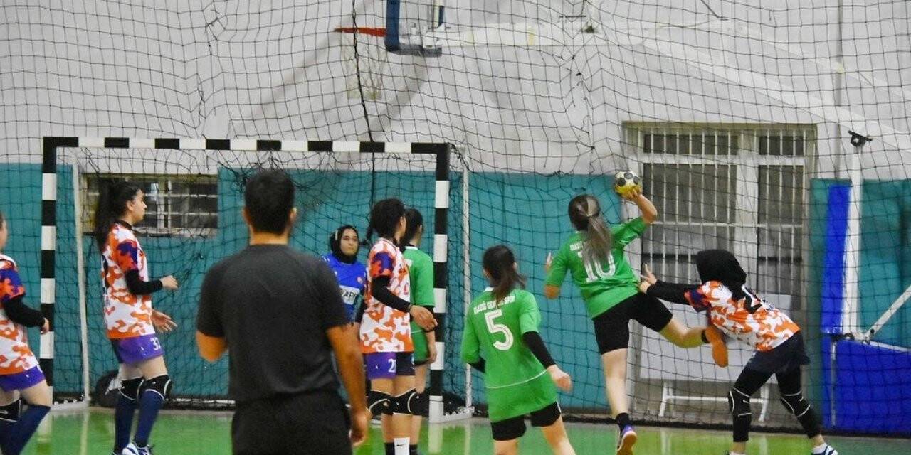 Kadınlar Hentbol 2. Ligi: Elazığ Gençlikspor: 46 - Güneşin Çocukları: 17