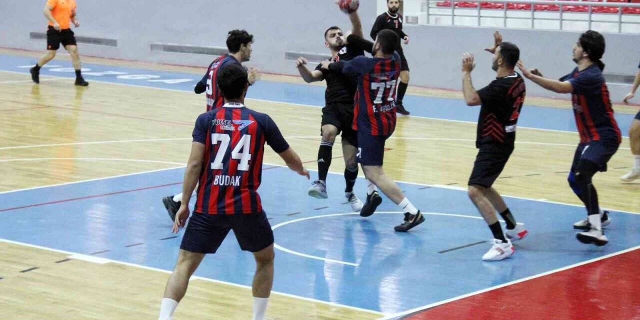 Hentbol Erkekler 2. Ligi: Yozgat Belediyesi Bozokspor: 33 - Mersin İdmanyurduspor: 20