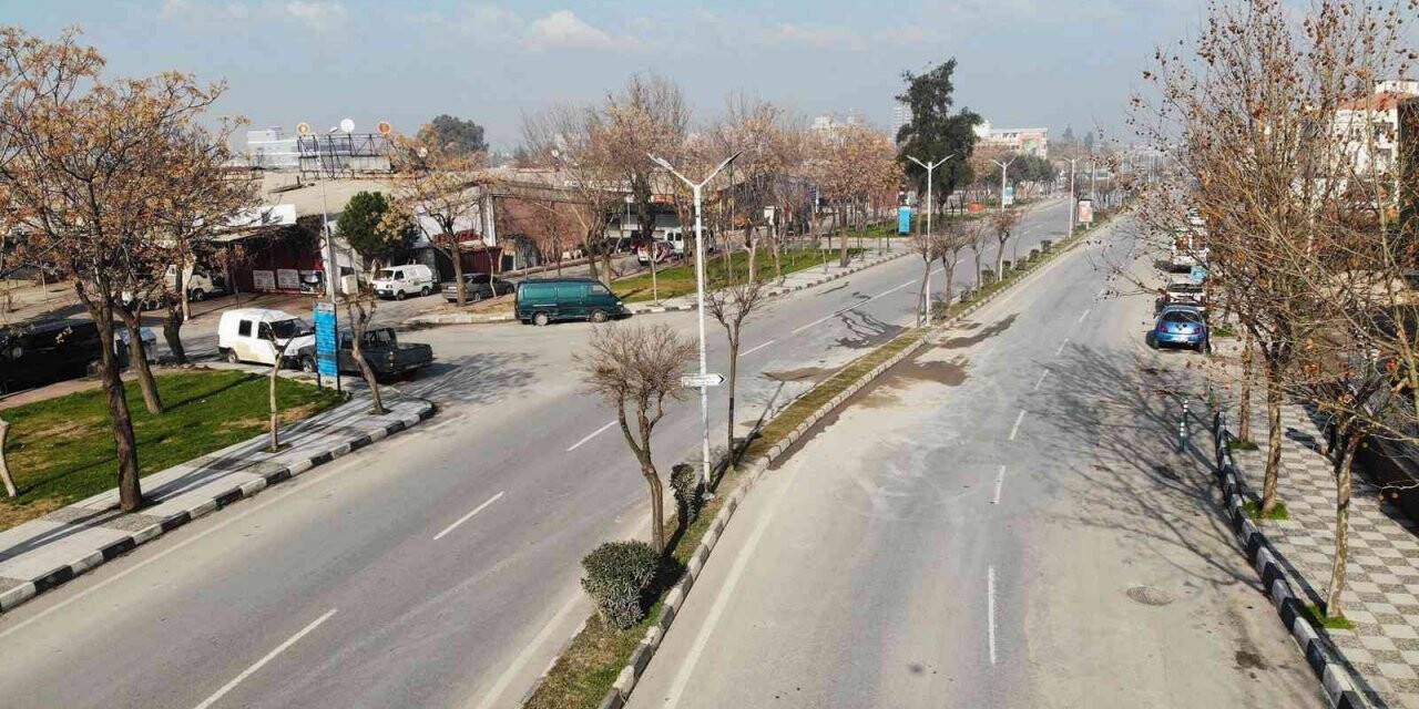 Manisa’nın Bankalar Caddesi’nde trafiği rahatlatan çalışma