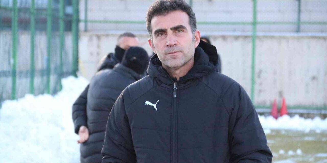 Sivas Belediyespor’da teknik direktör Yusuf Tokuş ilk idmanına çıktı