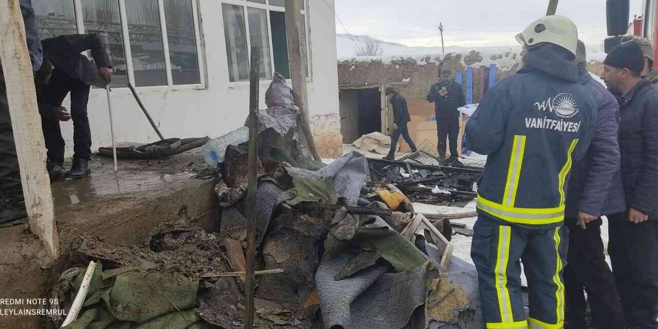 Saray ilçesinde ev yangını