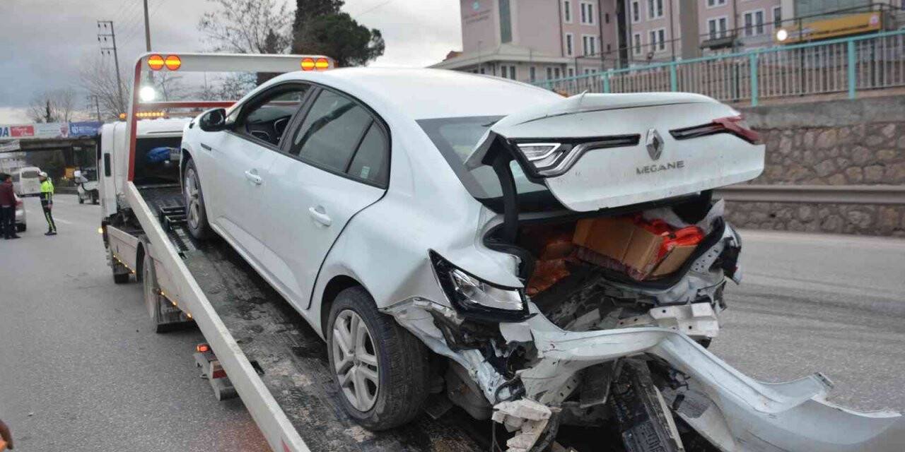 Kocaeli’de zincirleme kaza: 3 yaralı
