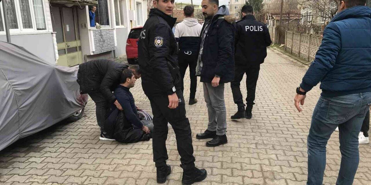Bıçaklı kavgada 2 yaralı