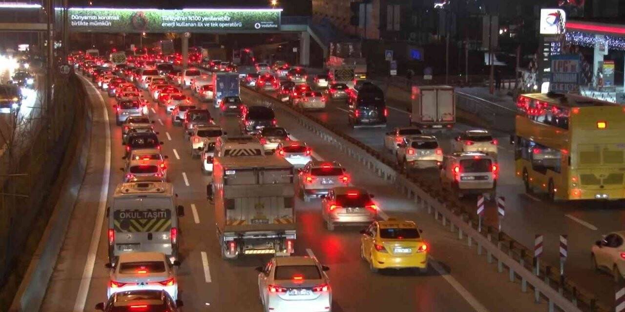 Yılın ilk iş gününde trafik yoğunluğu yüzde 50’yi gördü