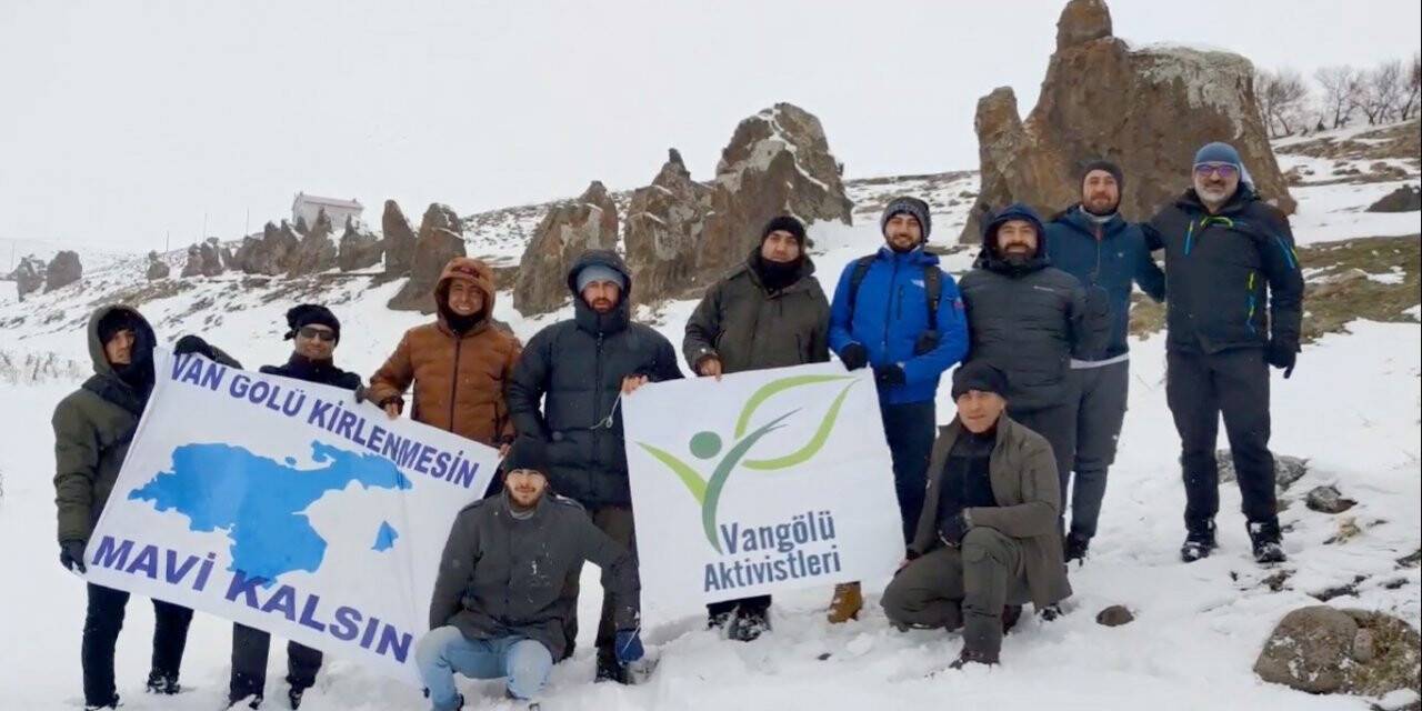 Van Gölü Aktivistleri Derneği Başkanı Özel: “Nemrut’un develerini koruyarak turizme kazandırmalıyız”