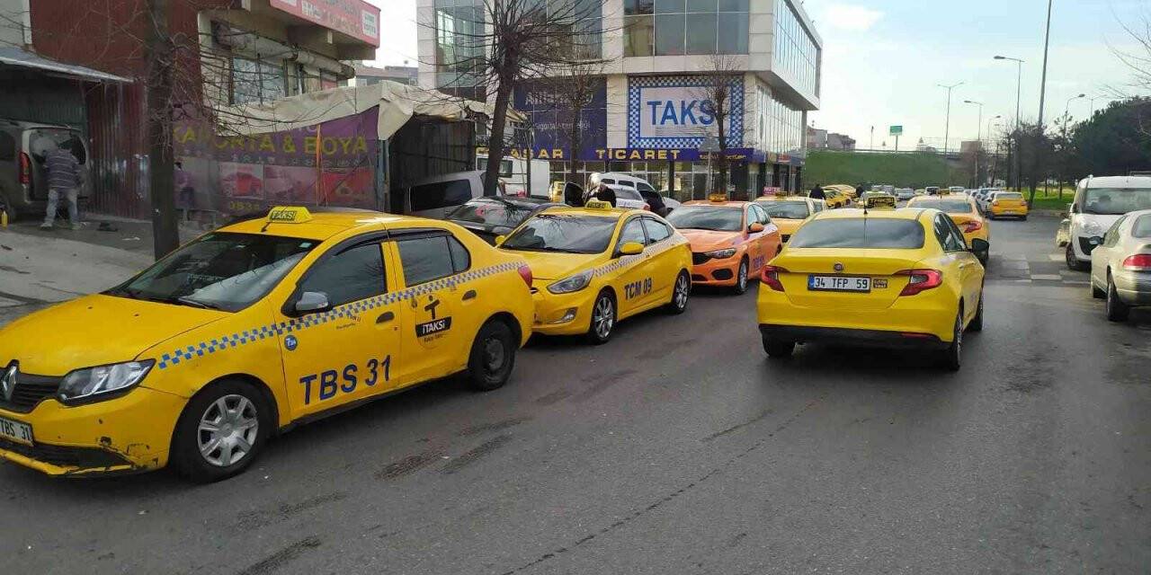 İstanbul’da taksimetre kuyruğu sürüyor