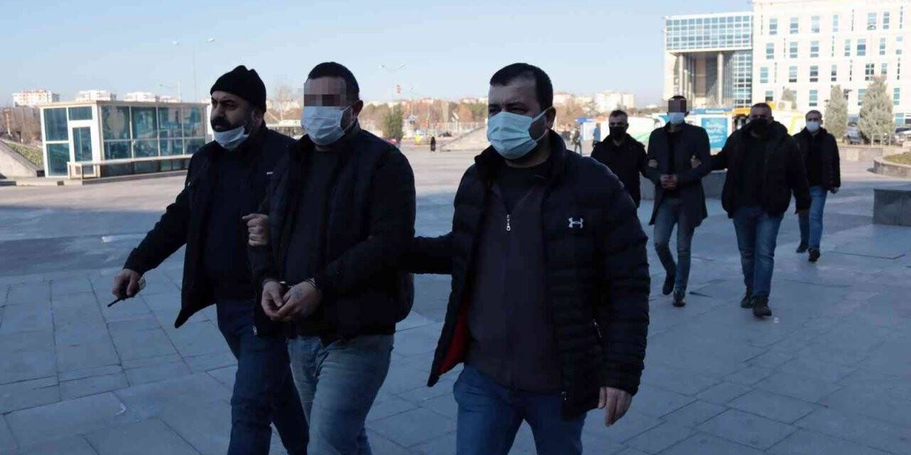 Kayseri’deki cinayete 2 gözaltı