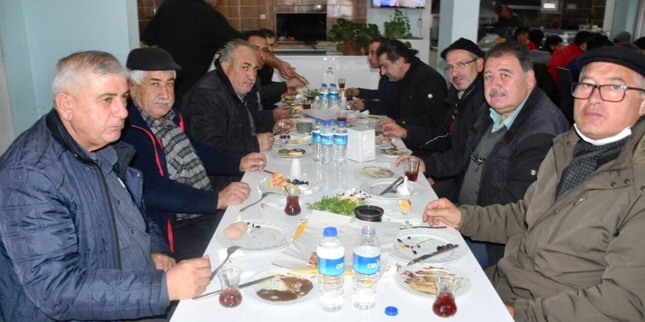 Muhtarlardan takımlarına destek