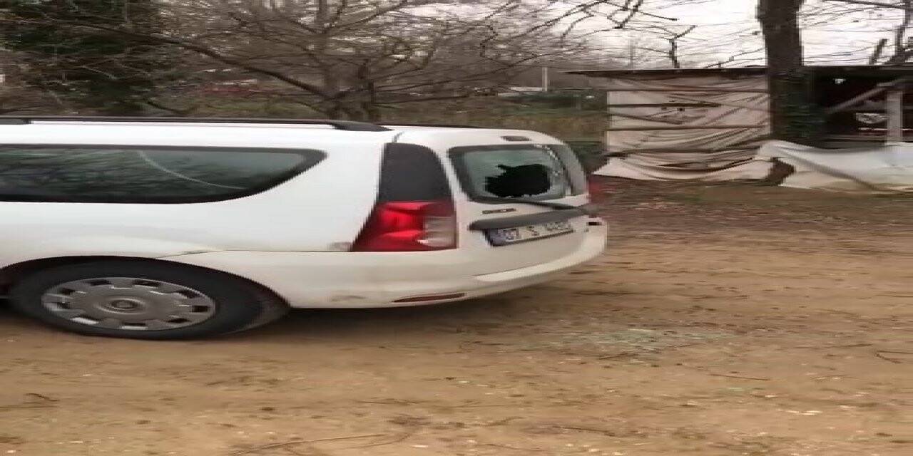 Bursa’da elindeki kürekle otoparktaki araçlara zarar veren şahıs tutuklandı