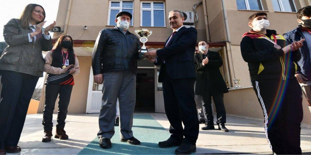 Şehidin adının yaşatıldığı okul il birincisi oldu