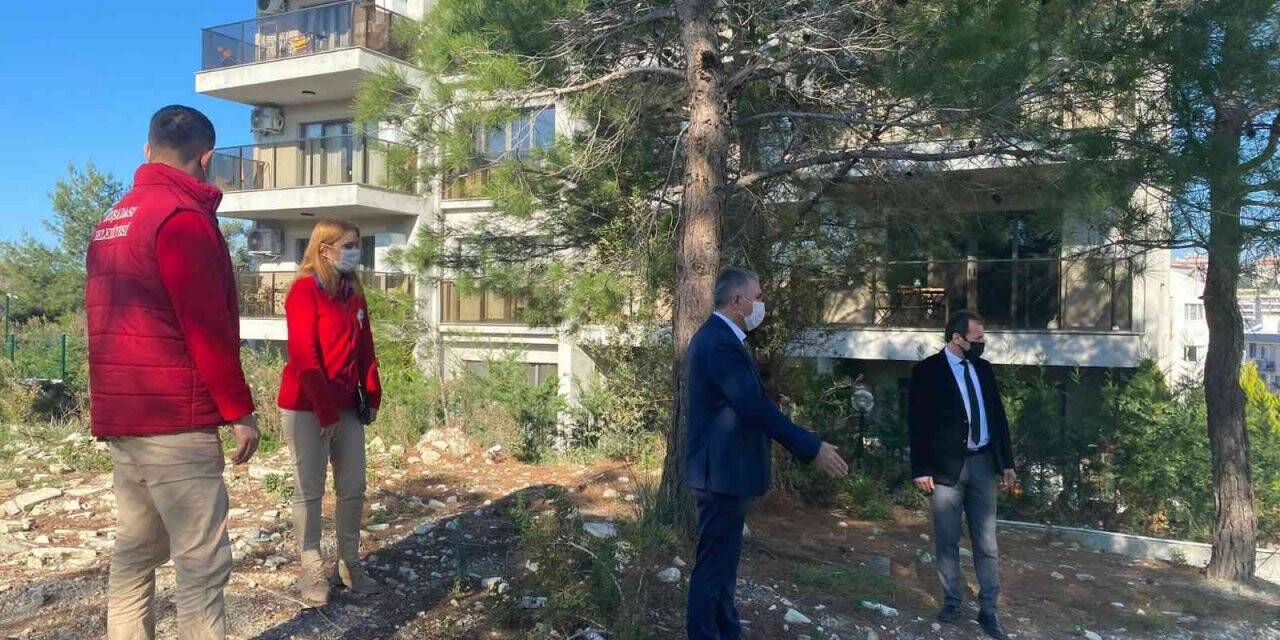 Kuşadası Belediyesi yöneticileri kentin nabzını tutmaya devam ediyor