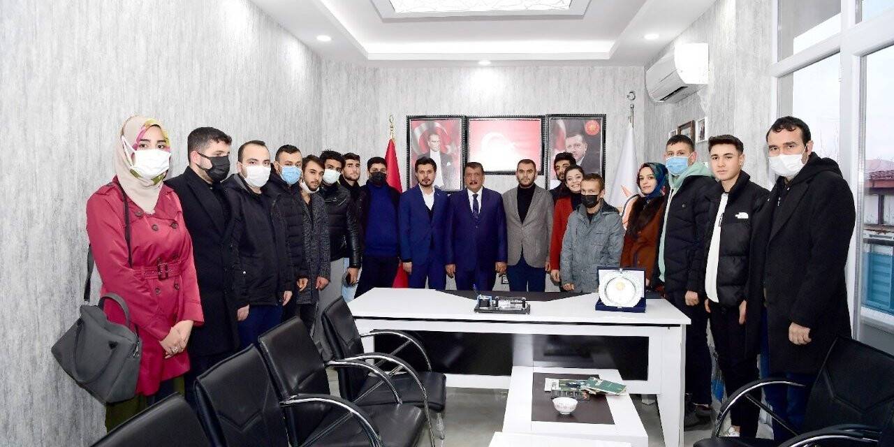 Başkan Gürkan, AK Parti Yeşilyurt İlçe Başkanlığını ziyaret etti