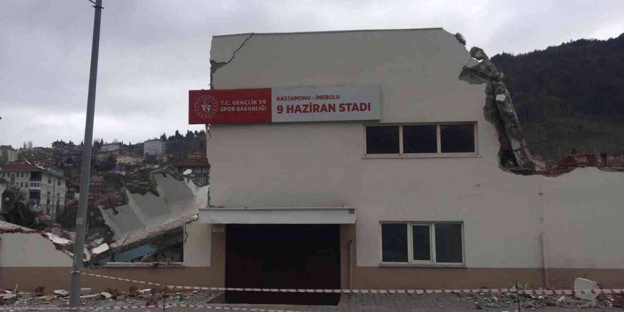 İnebolu Stada bin kişilik tribün ve ek bina yapılacak