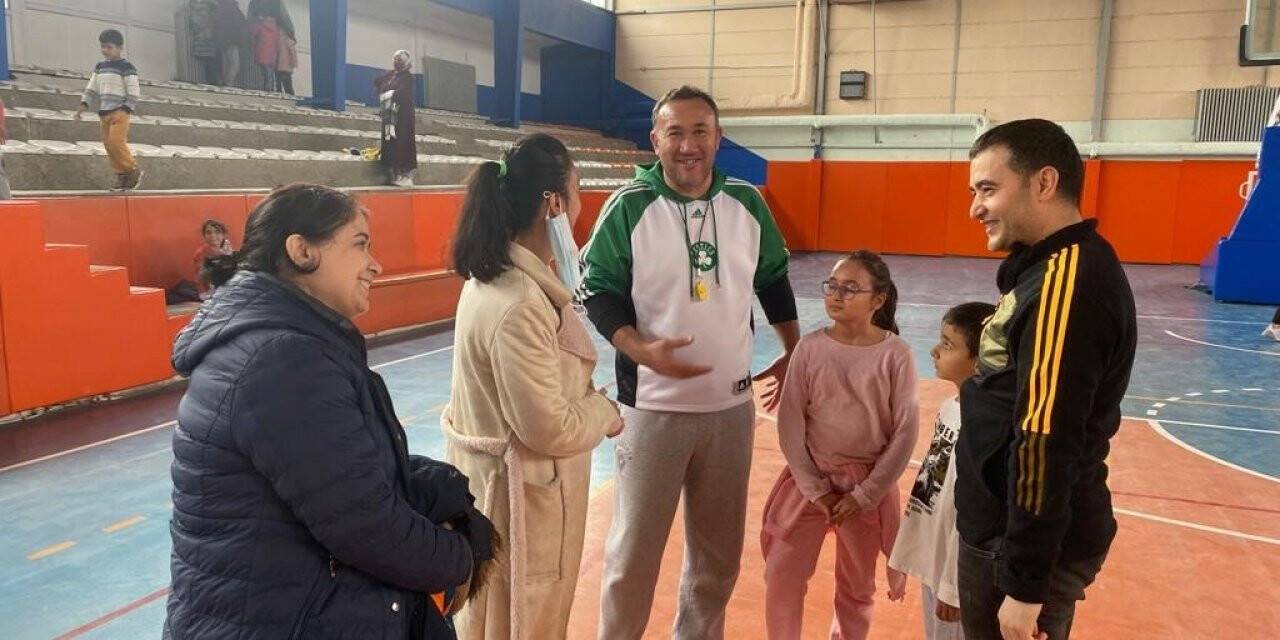 Kaymakam Bilici öğrencilerin ve ailelerinin heyecanına ortak oldu
