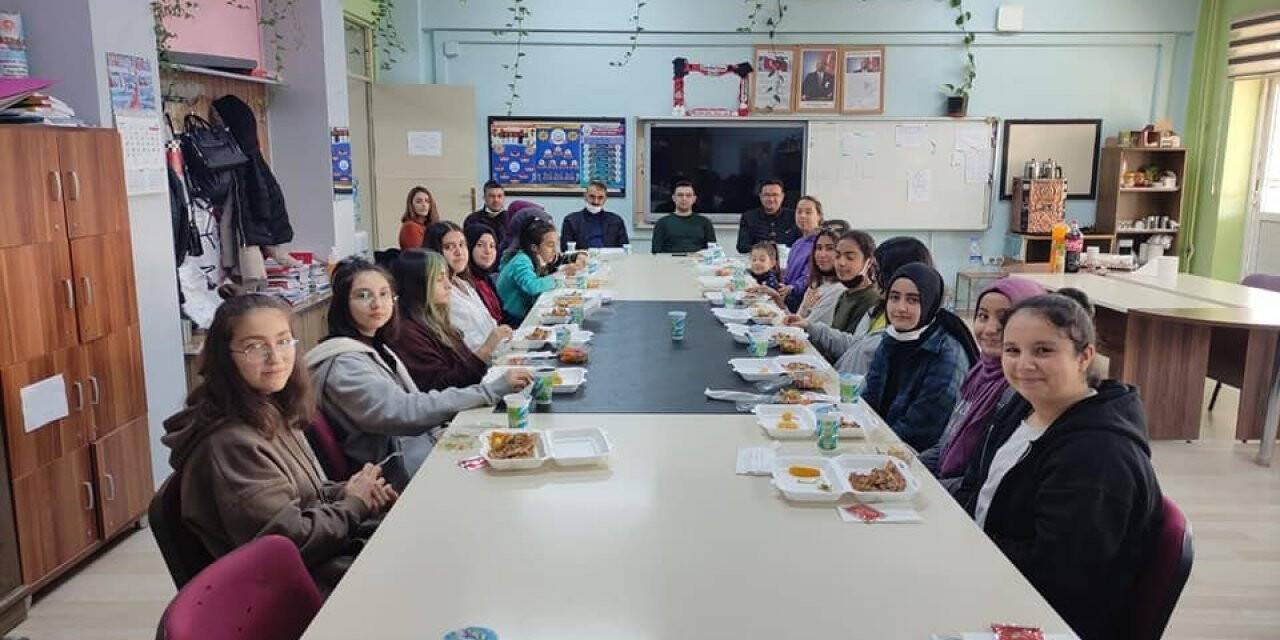 Kaymakam Sirkeci, öğrencilere eğitim ve iş hayatındaki tecrübelerini aktardı