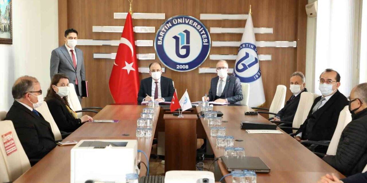 Bartın Üniversitesi ile Bartın Valiliği arasında 2 ayrı protokol imzalandı