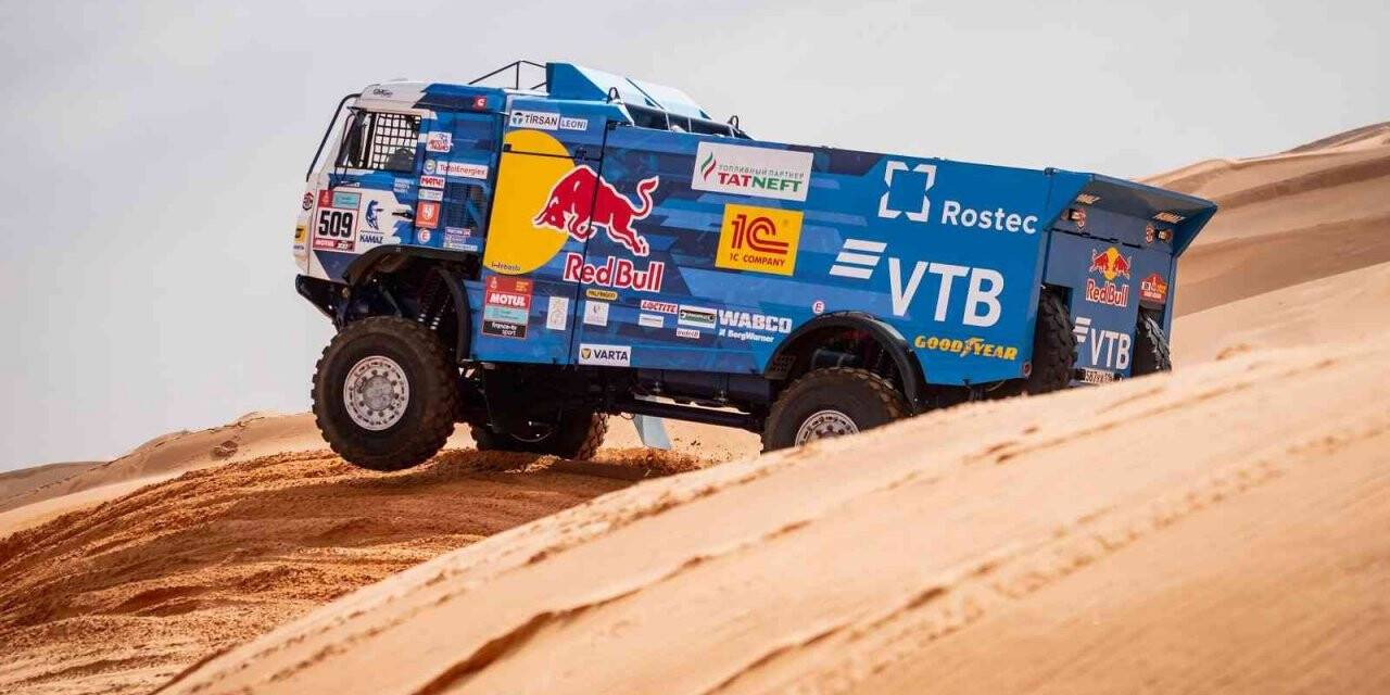 Dakar Rallisi’nin üçüncü gününde efsane Red Bull sporcusu Sebastien Loeb zirvede