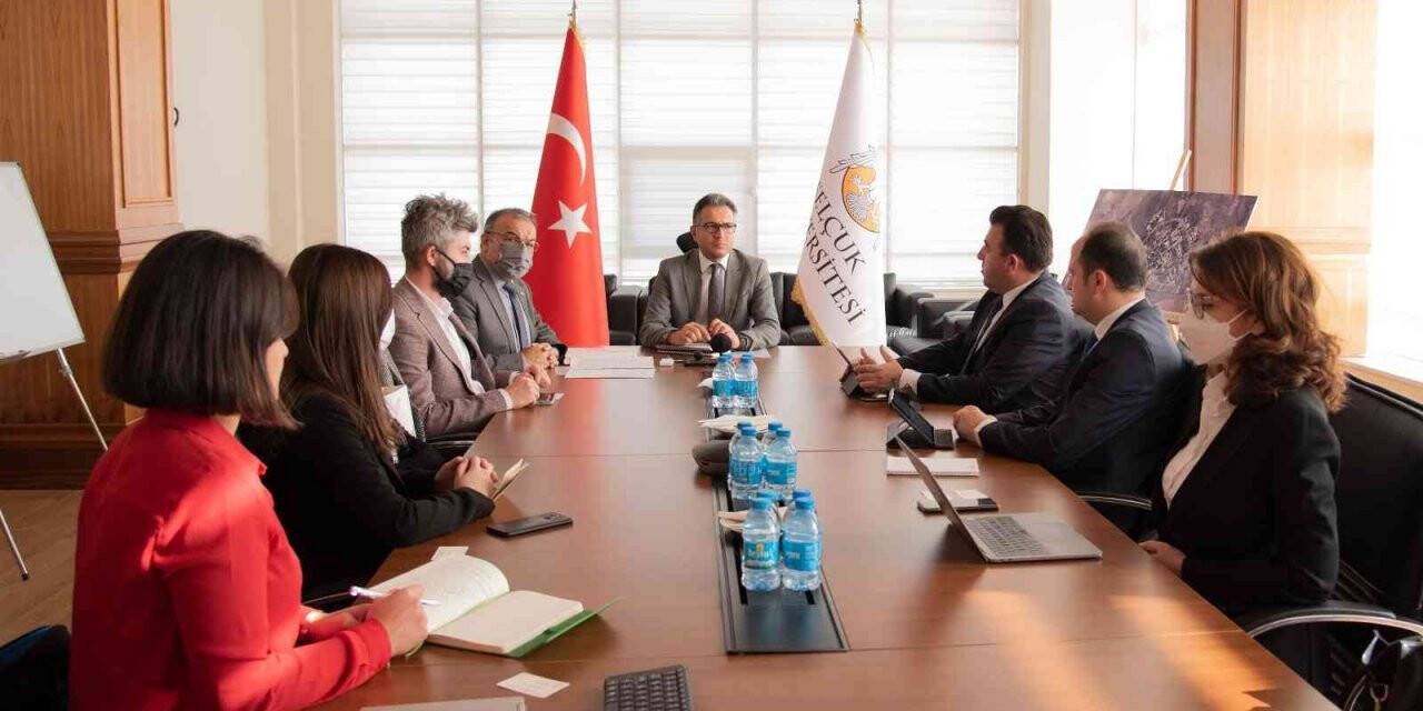 SÜ’de 'Konya Akıllı Şehir Stratejisi ve Yol Haritası' toplantısı yapıldı