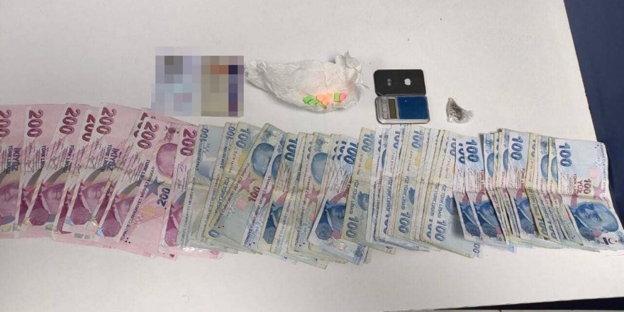 Şüphe üzerine durdurulan kadının sütyeninde hassas terazi, erkeğin cebinde uyuşturucu madde çıktı