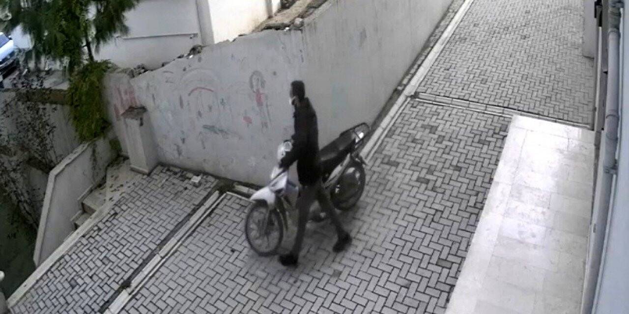 Azılı motosiklet hırsızı yakalandı