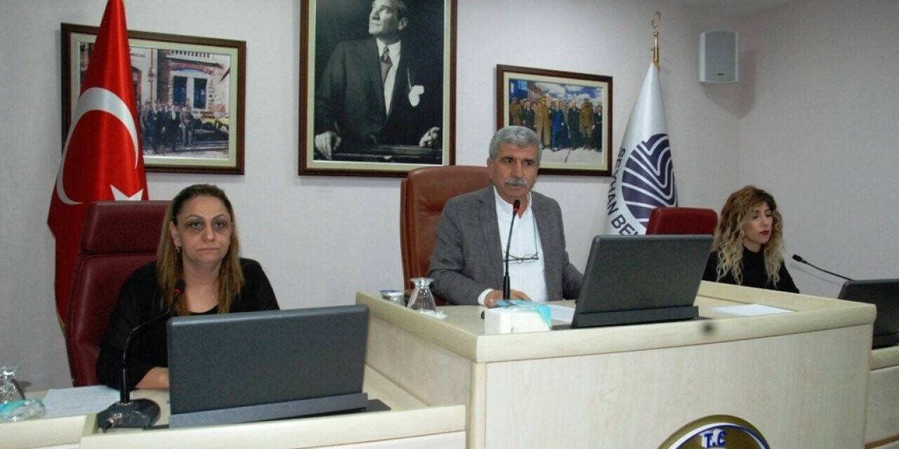 Seyhan Belediye Meclisinde "ihanet" gerginliği
