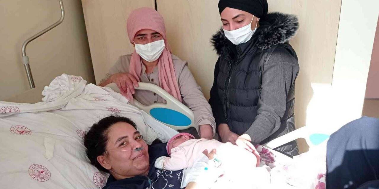 Gebelik sürecinde Covid-19’a yakalanan Nuray Öğretmen ve bebeği ölümden döndü