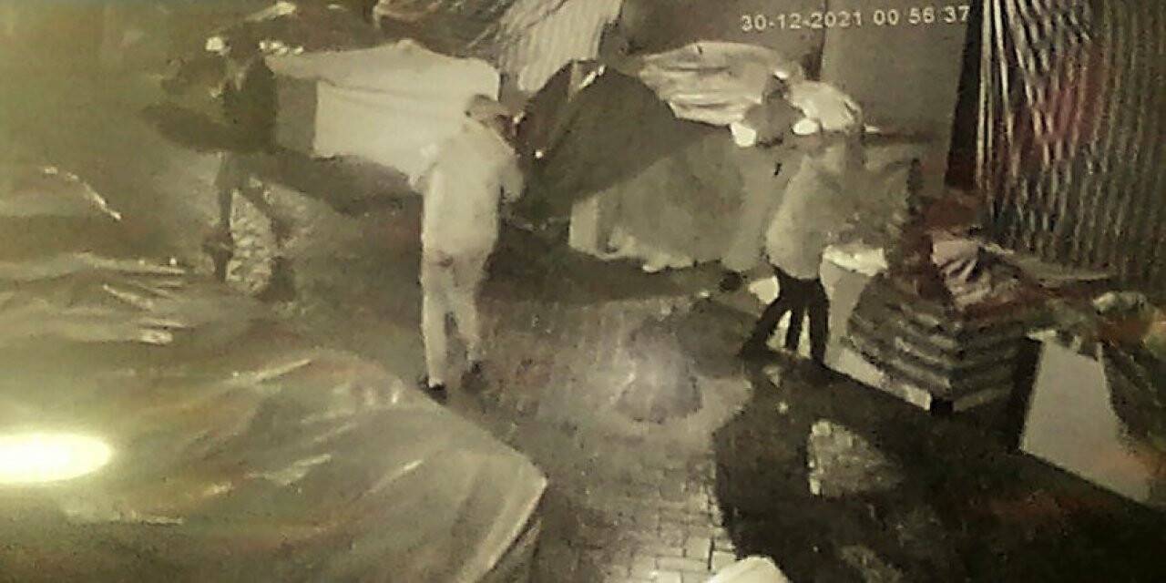 Cansız mankeni bile soyan Kapalı Çarşı hırsızları yakalandı