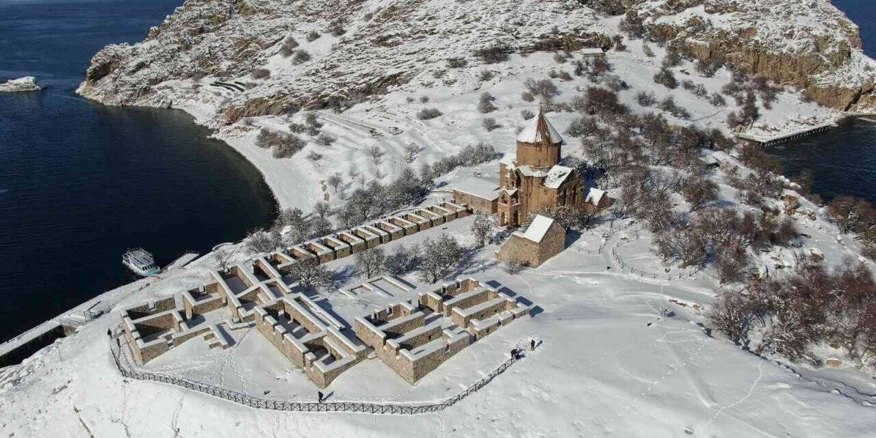 Akdamar Adası’nı 2021’de 90 bin kişi ziyaret etti