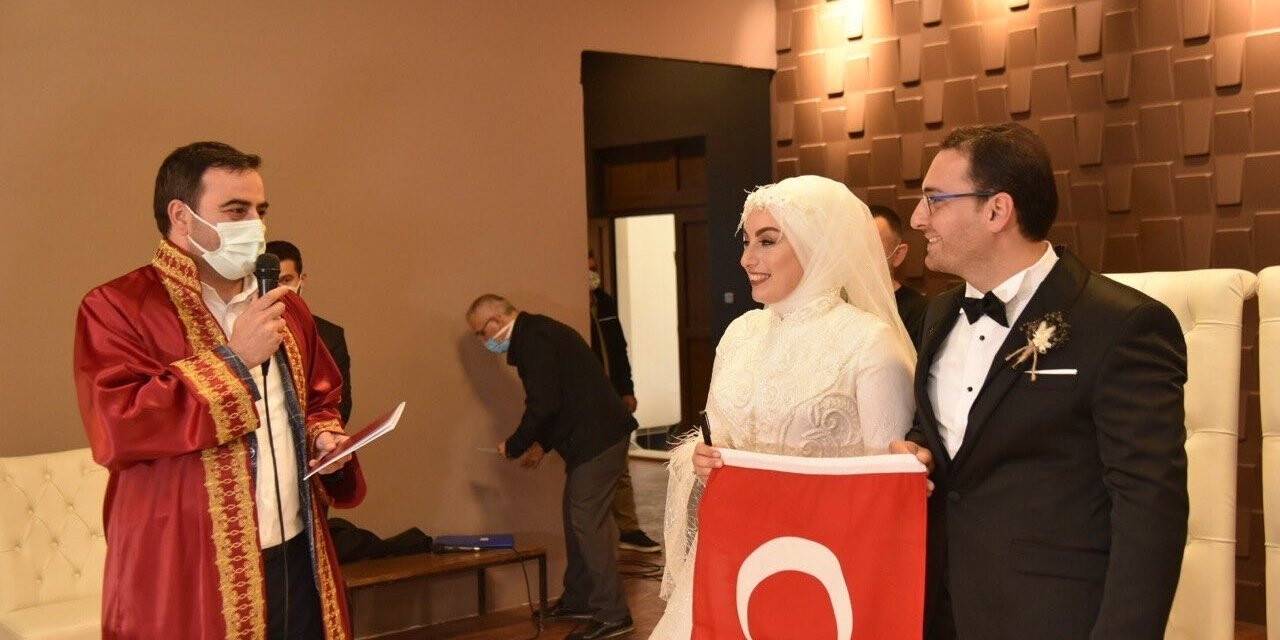 Başiskele’de 896 çift dünya evine girdi