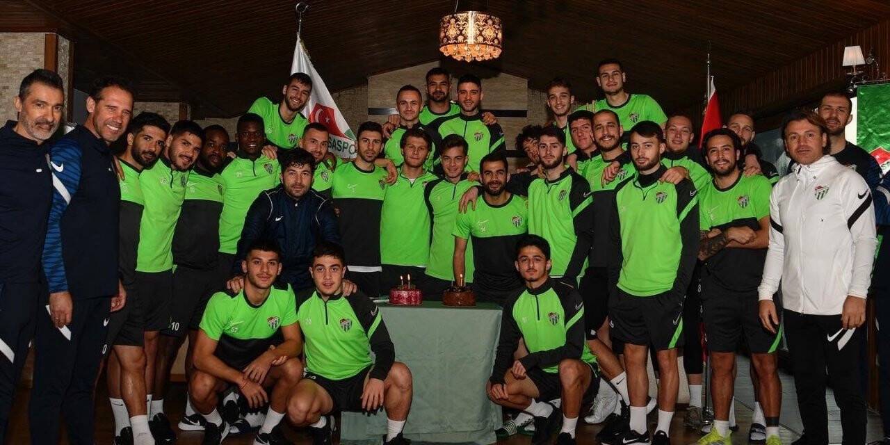 Ramazan Keskin ve Onur Atasayar’a doğum günü sürprizi