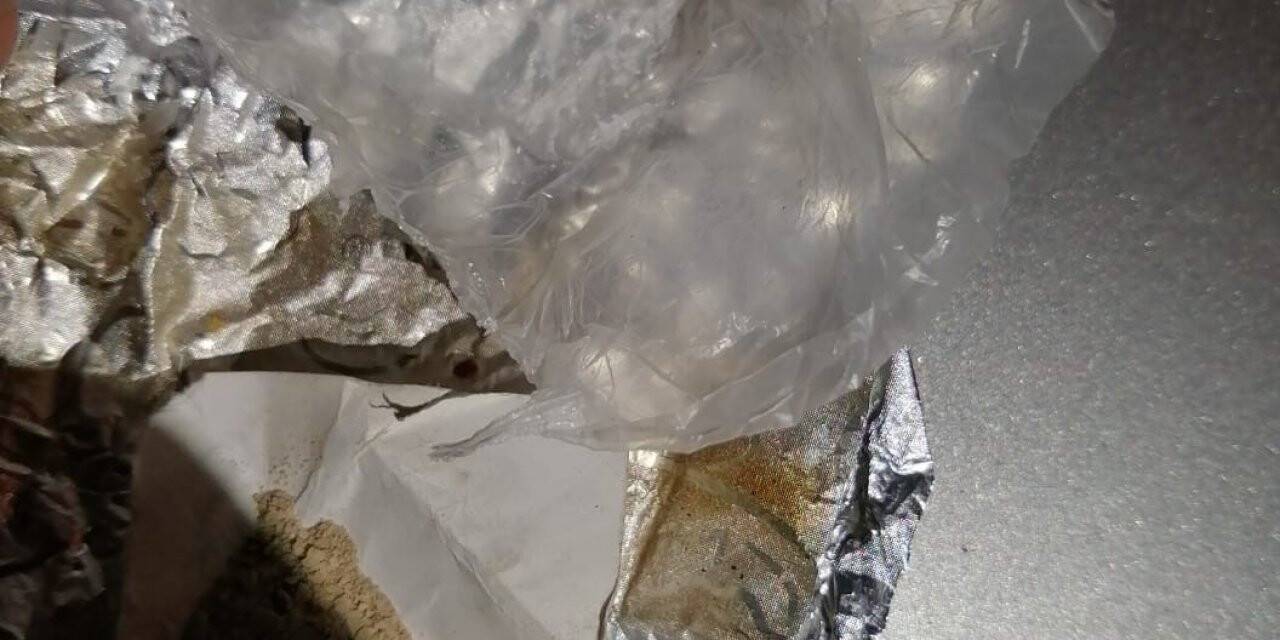 Arama yapılan araçta folyoya sarılı uyuşturucu bulundu