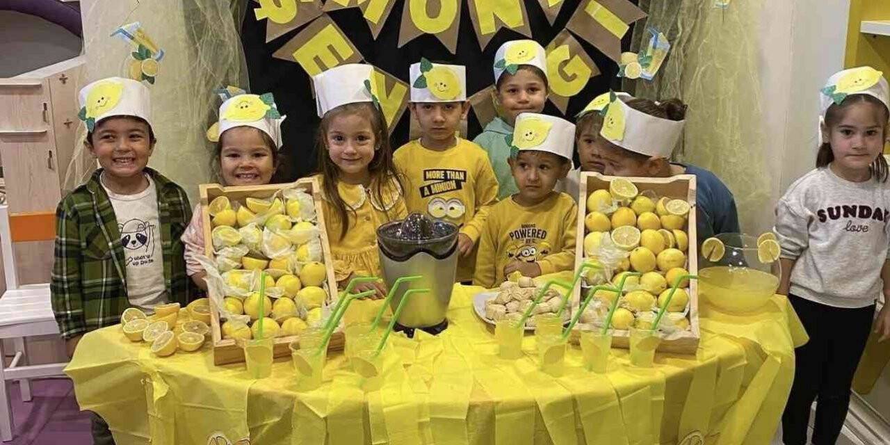 Oyuncak ve Sanat Atölyesi’nde çocuklarla atölye çalışmaları