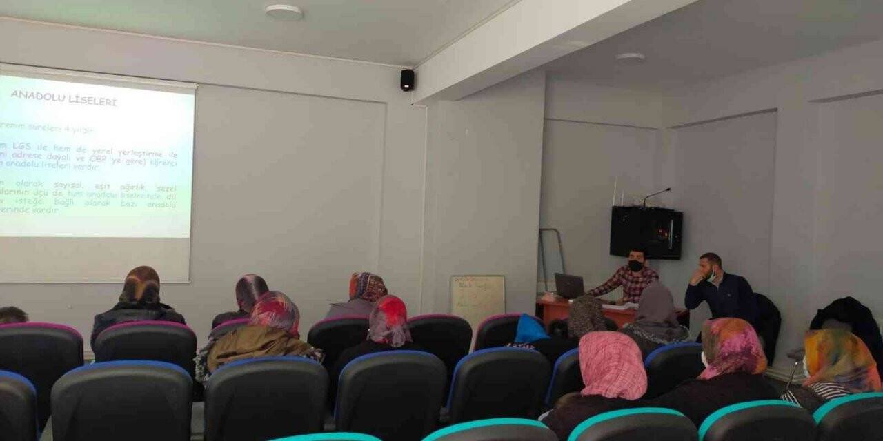 Afyonkarahisar’da ’Kadın Kültür Evleri’nden eğitime destek