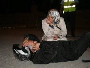 Yaralı Eşinin Yanından Ayrılmadı FOTOGALERİ